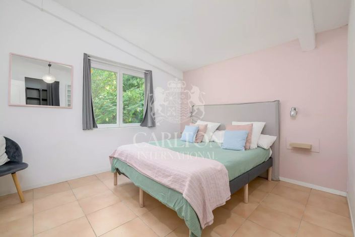 Image No.33-6 Bed House for sale