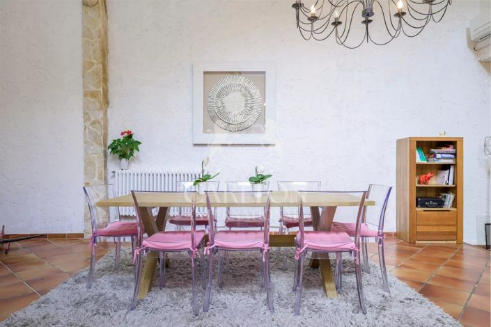 Image No.9-6 Bed House for sale