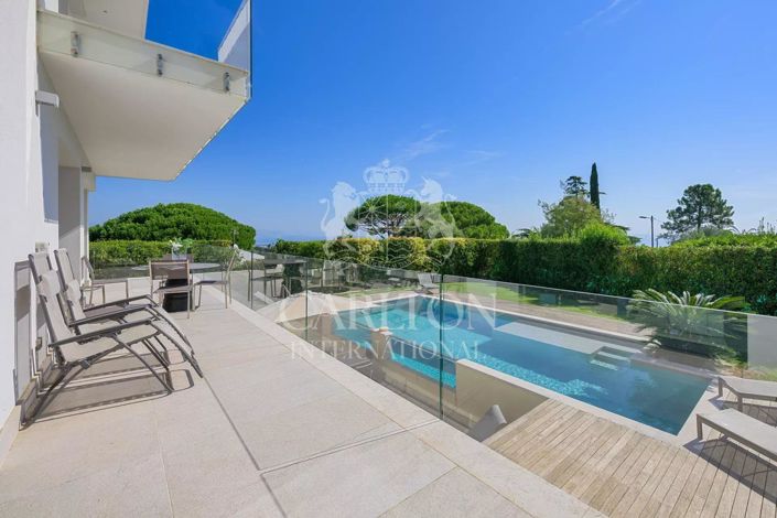 Image No.10-6 Bed House for sale