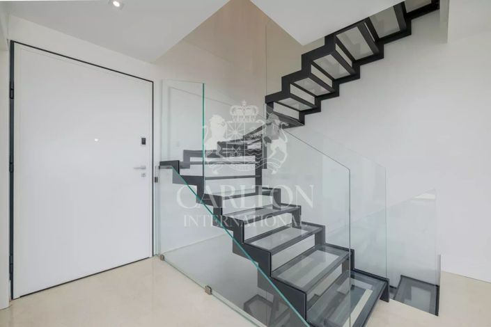 Image No.14-6 Bed House for sale