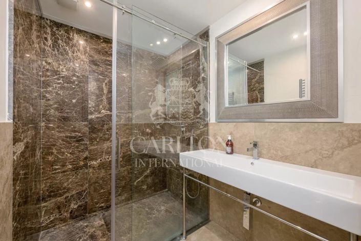 Image No.16-6 Bed House for sale