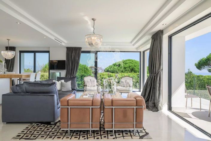 Image No.5-6 Bed House for sale