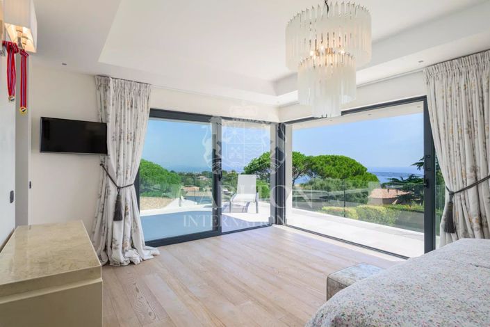 Image No.7-6 Bed House for sale