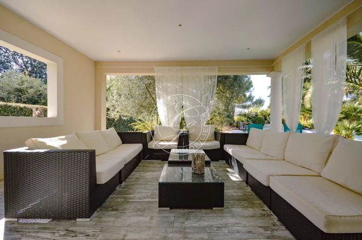 Image No.10-3 Bed House for sale