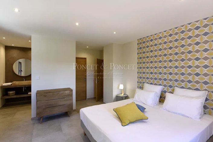 Image No.16-House for sale