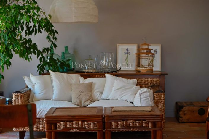 Image No.11-10 Bed House for sale