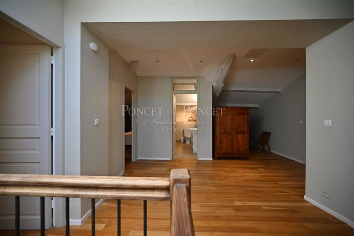 Image No.30-10 Bed House for sale