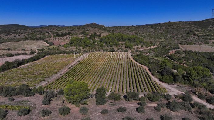 Image No.7-10 Bed House for sale