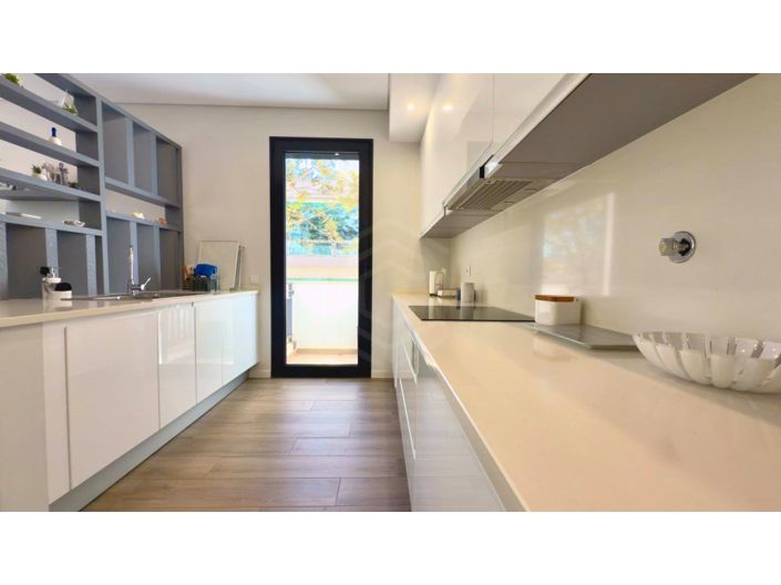 Image No.11-3 Bed Apartment for sale