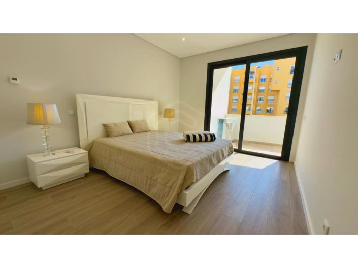 Image No.17-3 Bed Apartment for sale