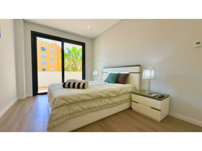 Image No.25-3 Bed Apartment for sale