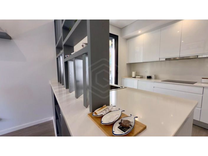 Image No.8-3 Bed Apartment for sale