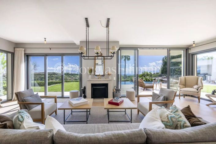 Image No.6-4 Bed House for sale