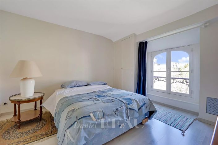 Image No.11-7 Bed House for sale