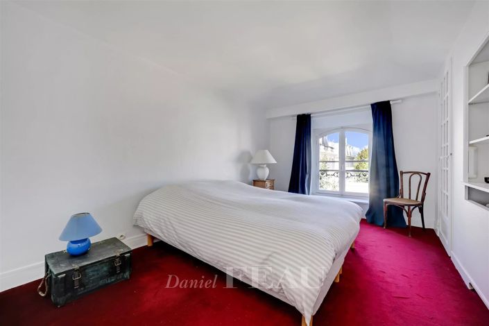 Image No.12-7 Bed House for sale