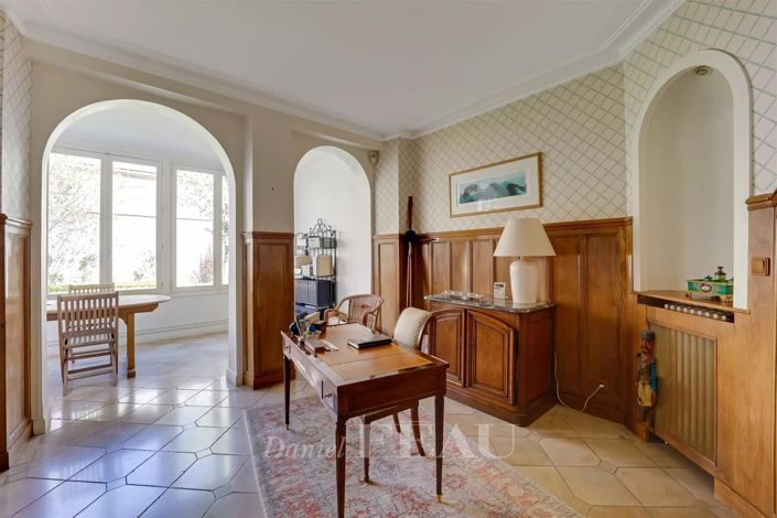 Image No.5-7 Bed House for sale