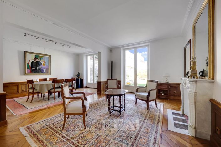 Image No.6-7 Bed House for sale