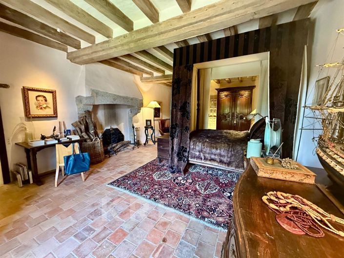 Image No.10-4 Bed Property for sale