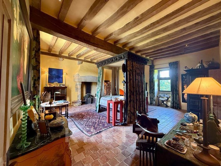 Image No.8-4 Bed Property for sale