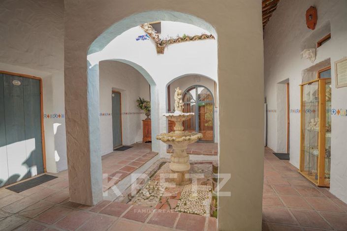 Image No.4-Maison de 14 chambres à vendre à Fontaine-de-Vaucluse