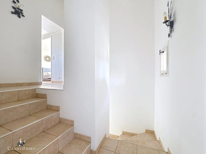 Image No.11-4 Bed House for sale