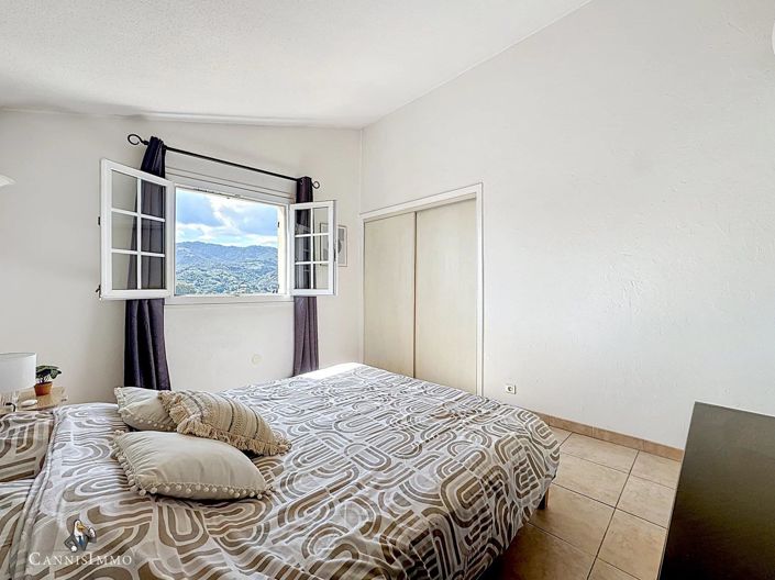 Image No.14-4 Bed House for sale