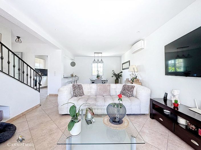 Image No.20-4 Bed House for sale