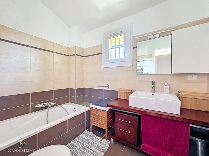 Image No.23-4 Bed House for sale