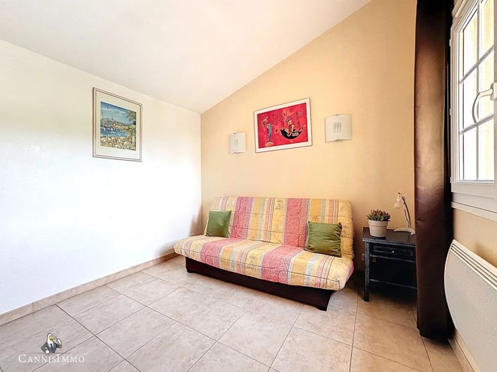 Image No.24-4 Bed House for sale