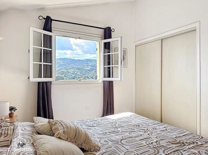 Image No.4-4 Bed House for sale