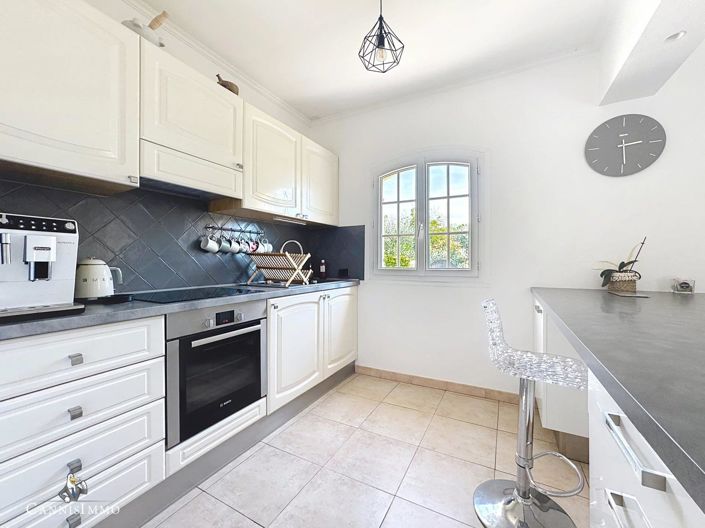 Image No.6-4 Bed House for sale