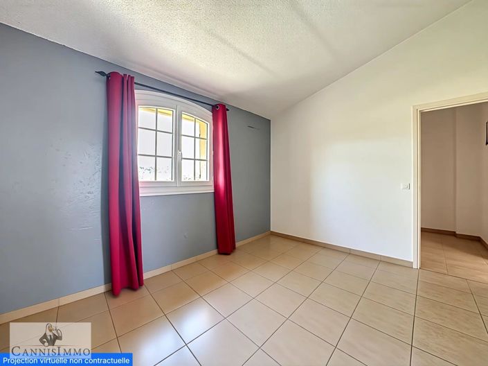 Image No.9-4 Bed House for sale