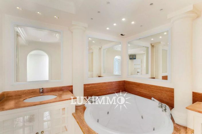 Image No.12-6 Bed House for sale