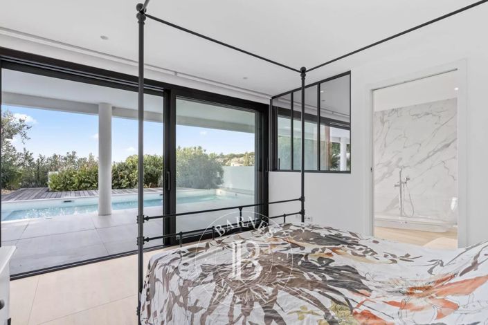 Image No.9-3 Bed House for sale