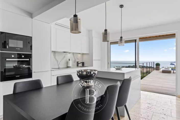 Image No.5-5 Bed House for sale