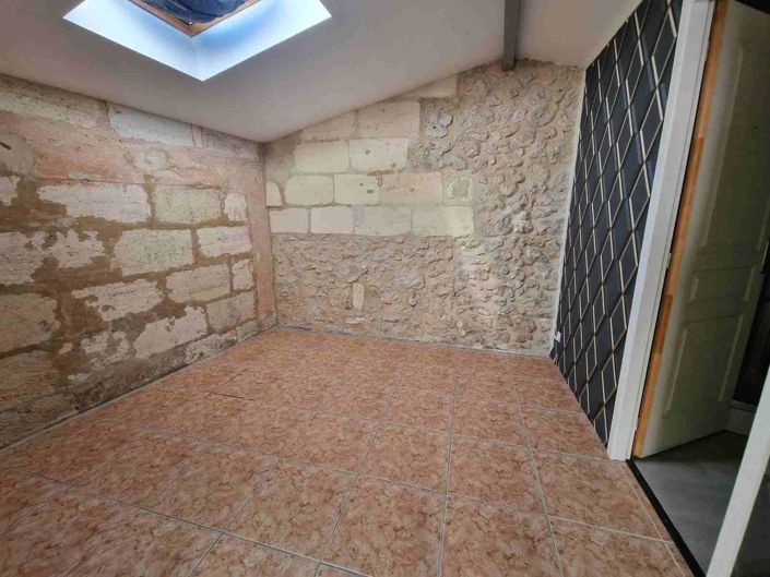 Image No.10-3 Bed House for sale