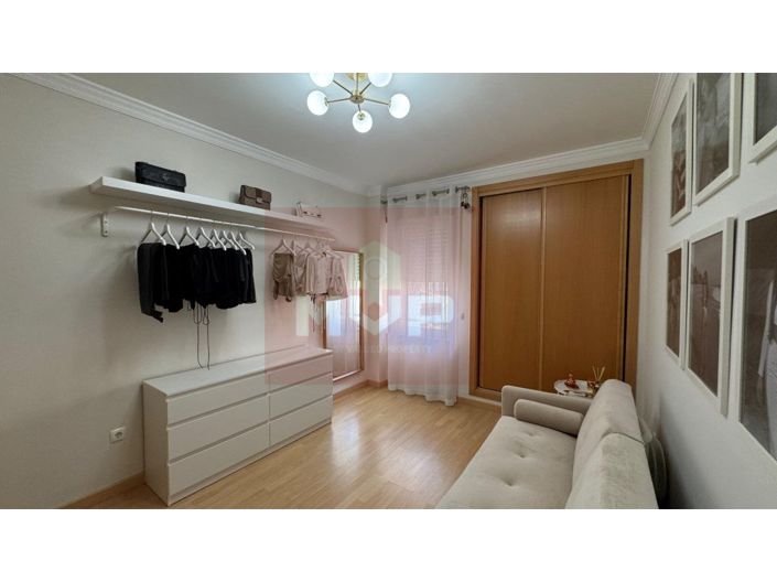 Image No.20-4 Bed Apartment for sale