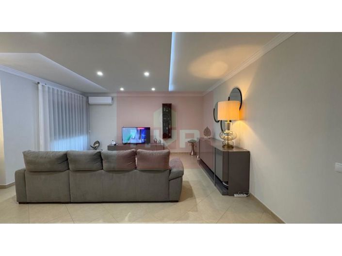 Image No.8-4 Bed Apartment for sale