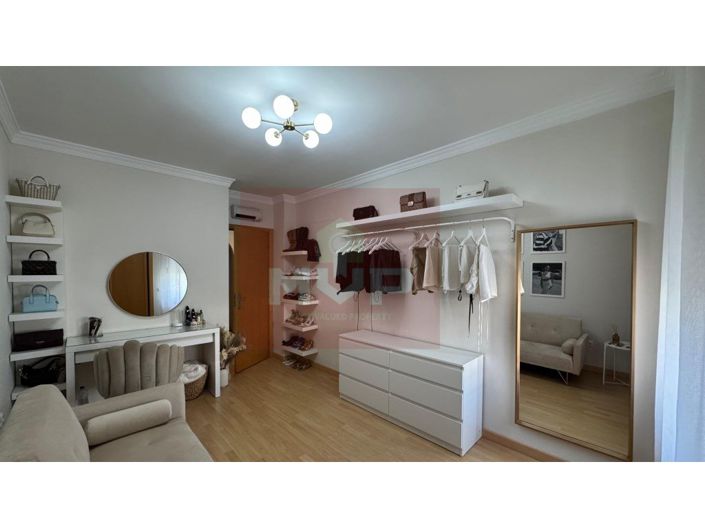 Image No.9-4 Bed Apartment for sale