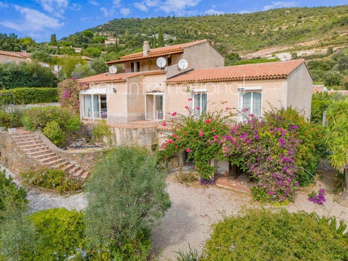 Image No.2-4 Bed House for sale