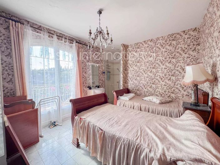 Image No.6-4 Bed House for sale