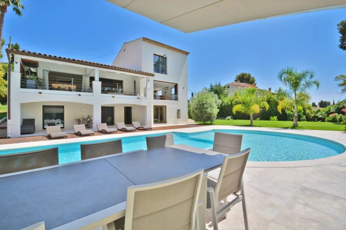 Image No.1-5 Bed House for sale