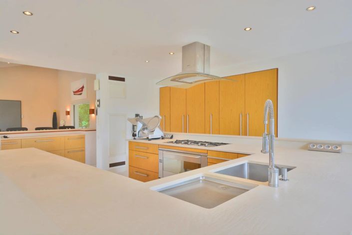 Image No.20-5 Bed House for sale