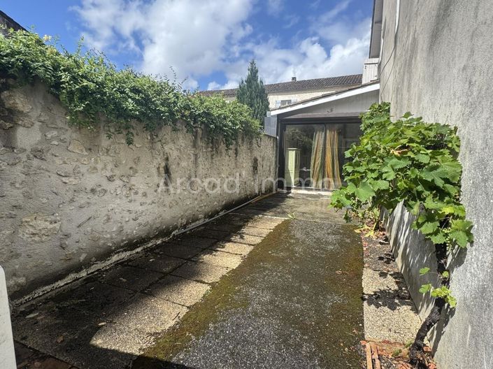 Image No.10-2 Bed House for sale