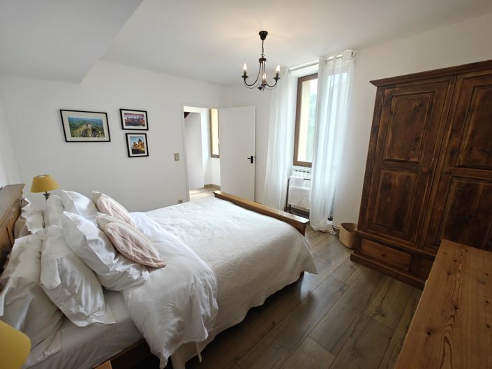 Image No.16-5 Bed House for sale