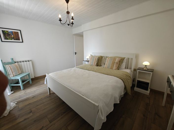 Image No.21-5 Bed House for sale