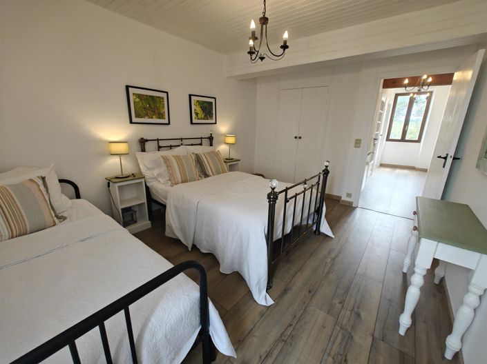 Image No.22-5 Bed House for sale