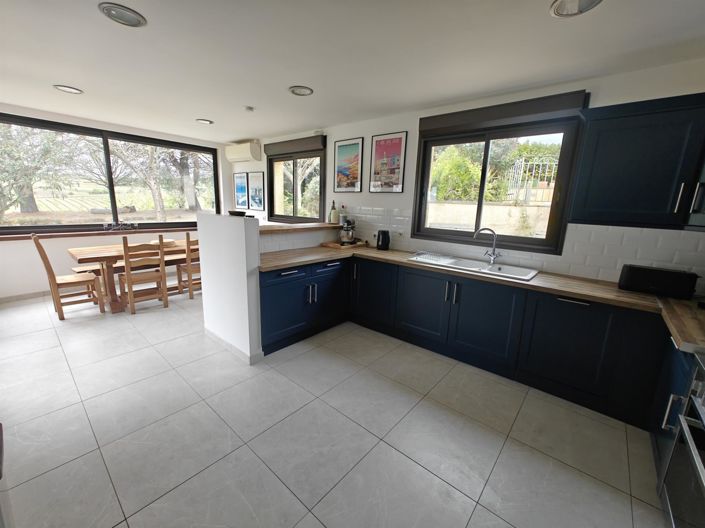 Image No.8-5 Bed House for sale