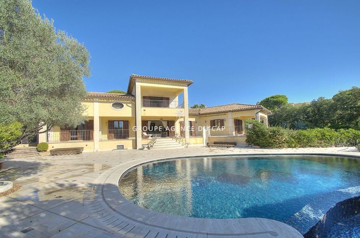 Image No.4-8 Bed Property for sale