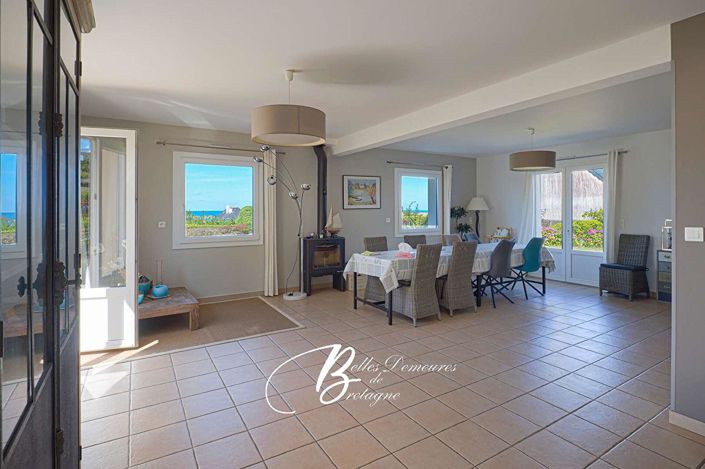 Image No.8-5 Bed House for sale